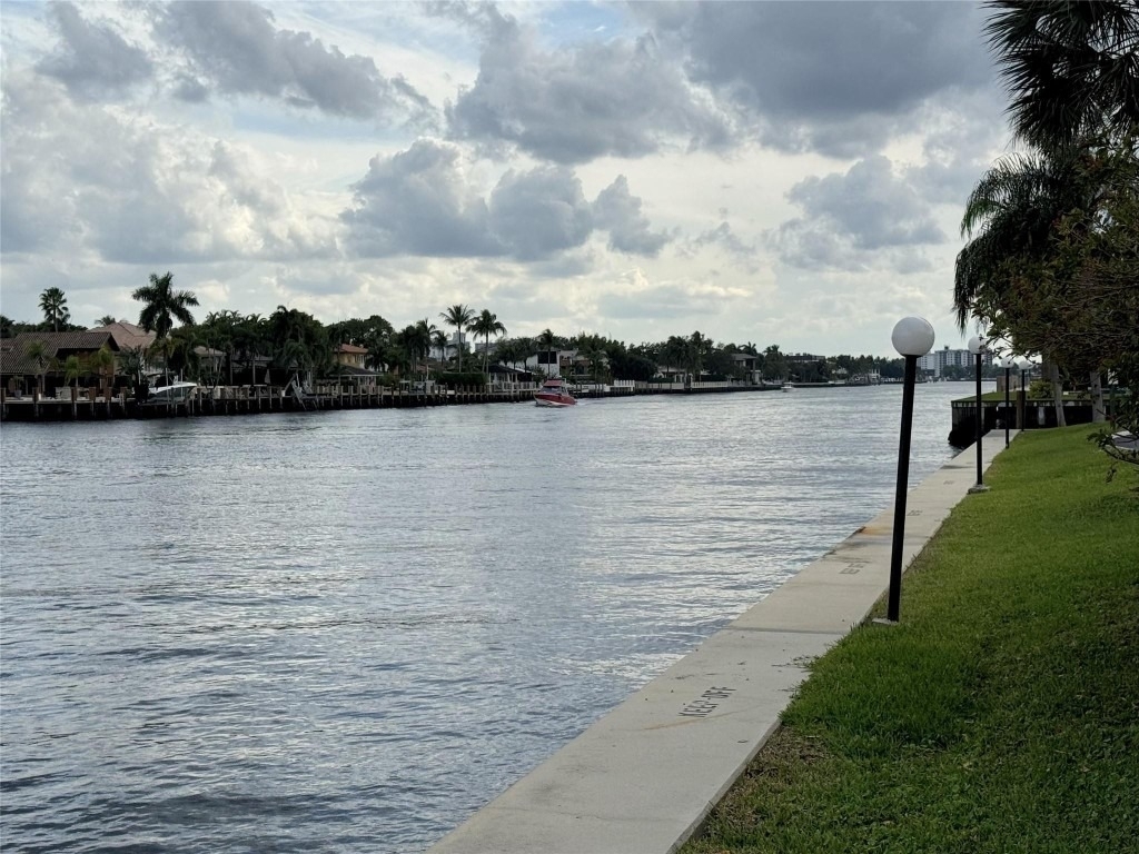 6219 Bay Club Drive - Photo 0