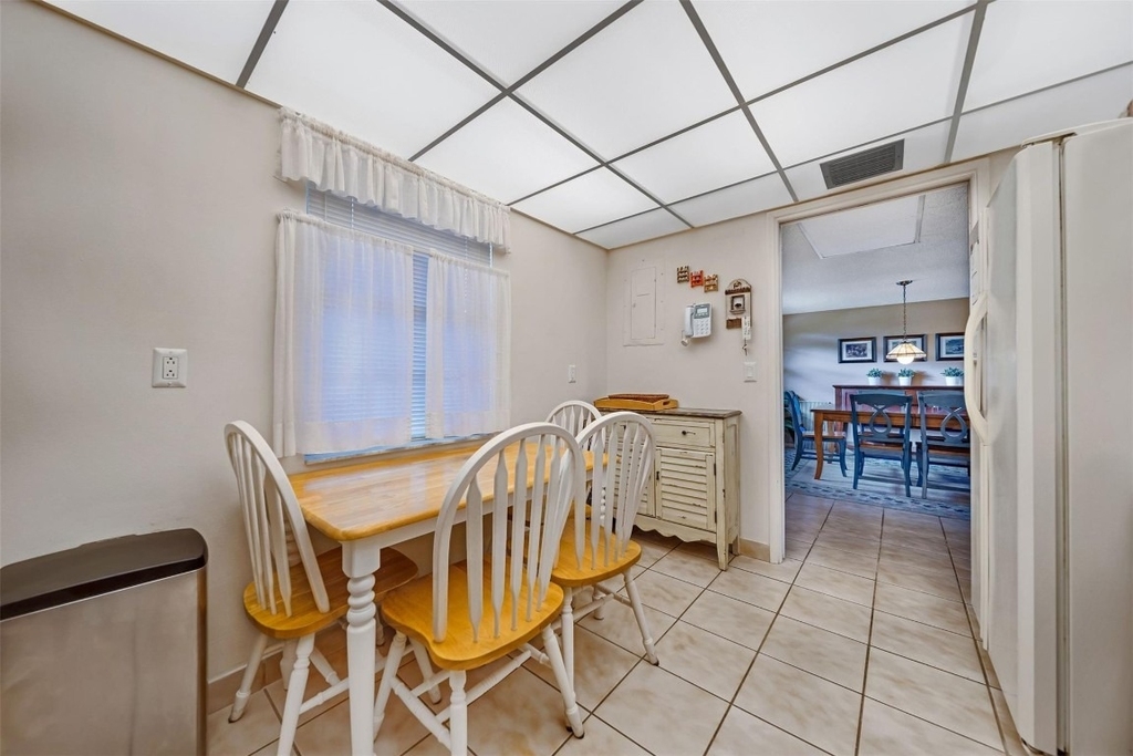 801 Cypress Boulevard - Photo 3