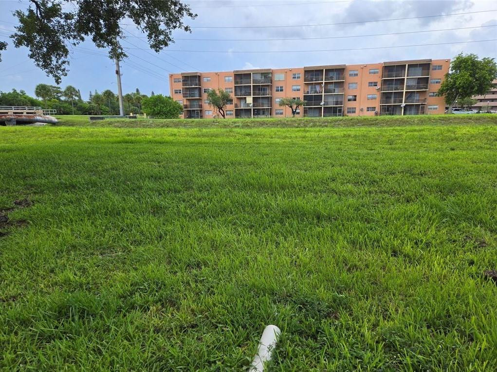 8590 Sunrise Lakes Boulevard - Photo 16