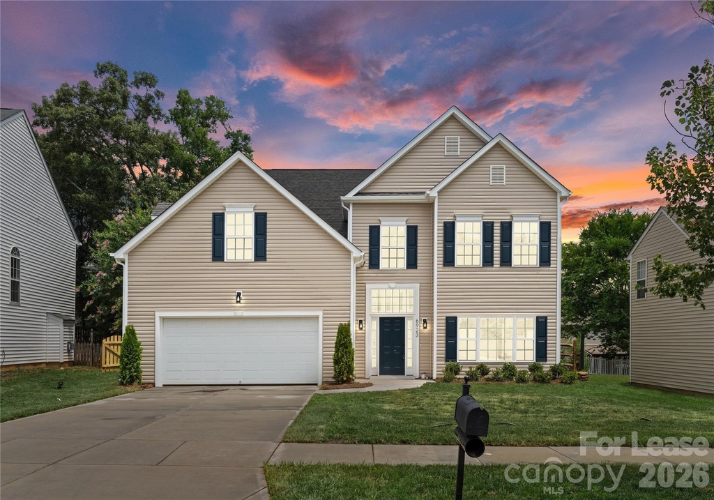 6923 Cascade Dream Court - Photo 0