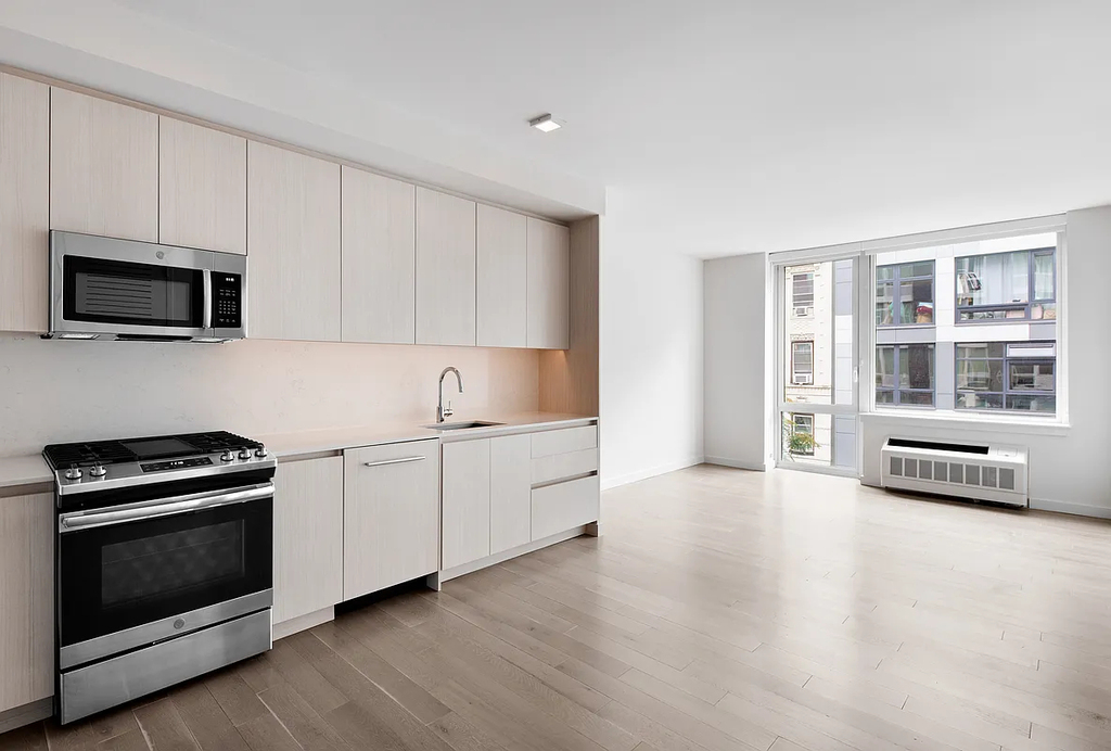 East 13th Street, New York, NY 10009 - Photo 1