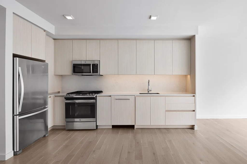 East 13th Street, New York, NY 10009 - Photo 4