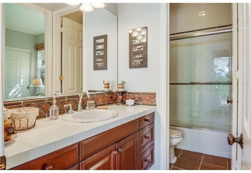 440 Tangerine Place - Photo 18