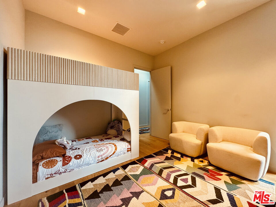 207 Hollister Avenue - Photo 19