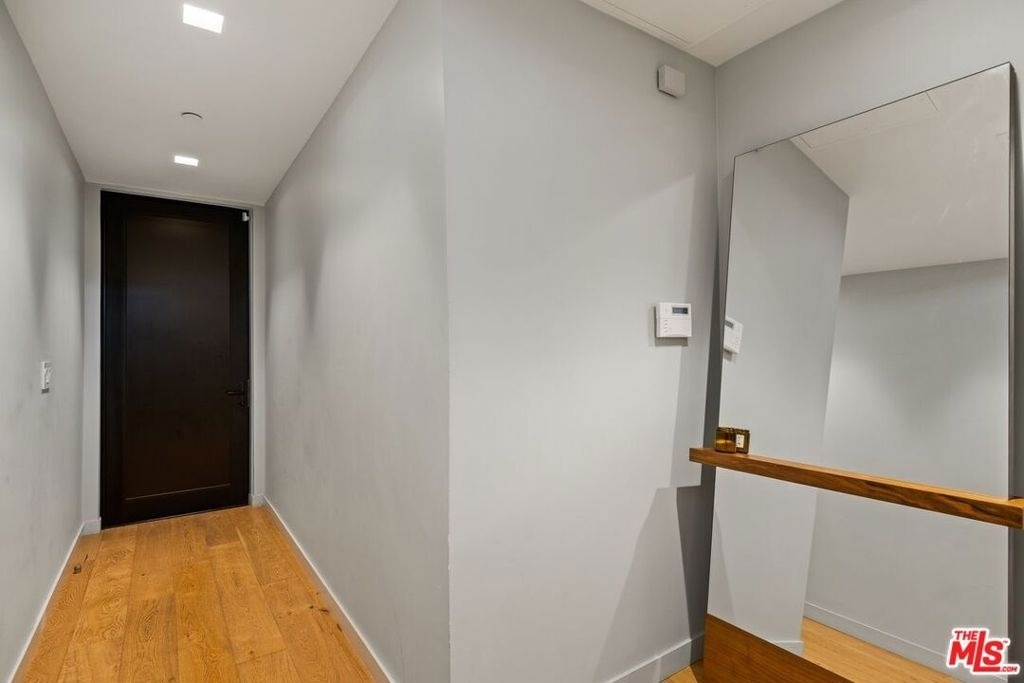 207 Hollister Avenue - Photo 41