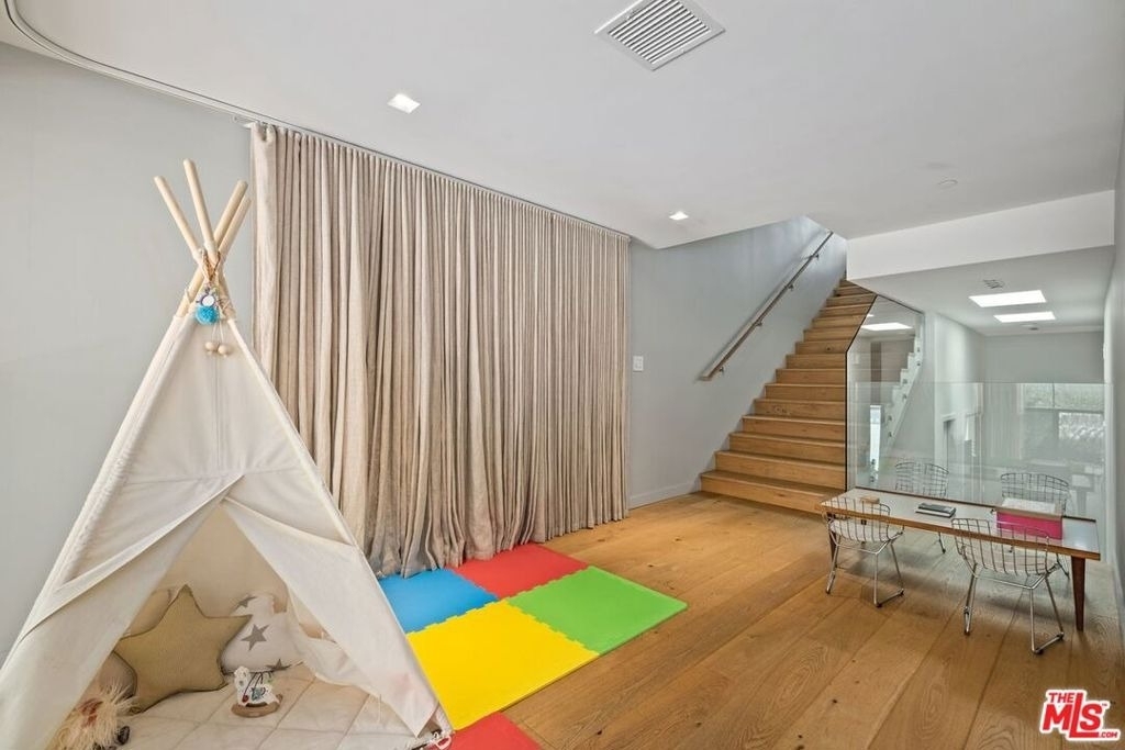 207 Hollister Avenue - Photo 32