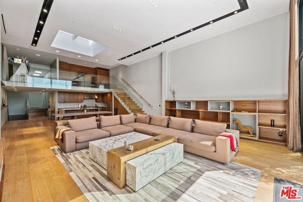 207 Hollister Avenue - Photo 11