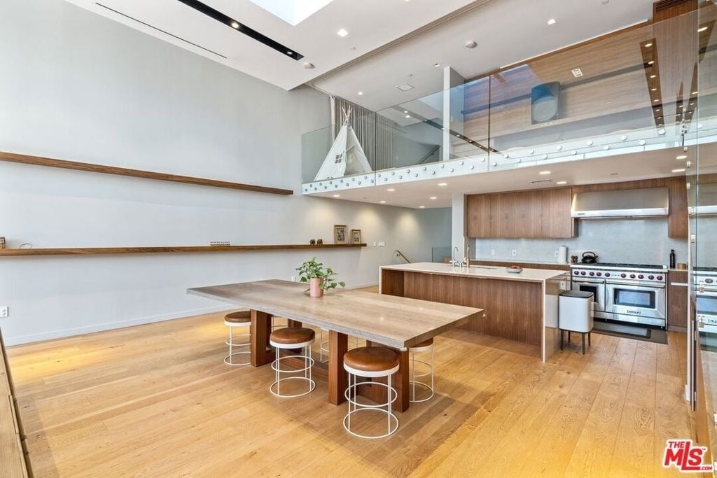 207 Hollister Avenue - Photo 7