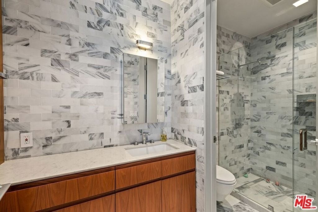 207 Hollister Avenue - Photo 20