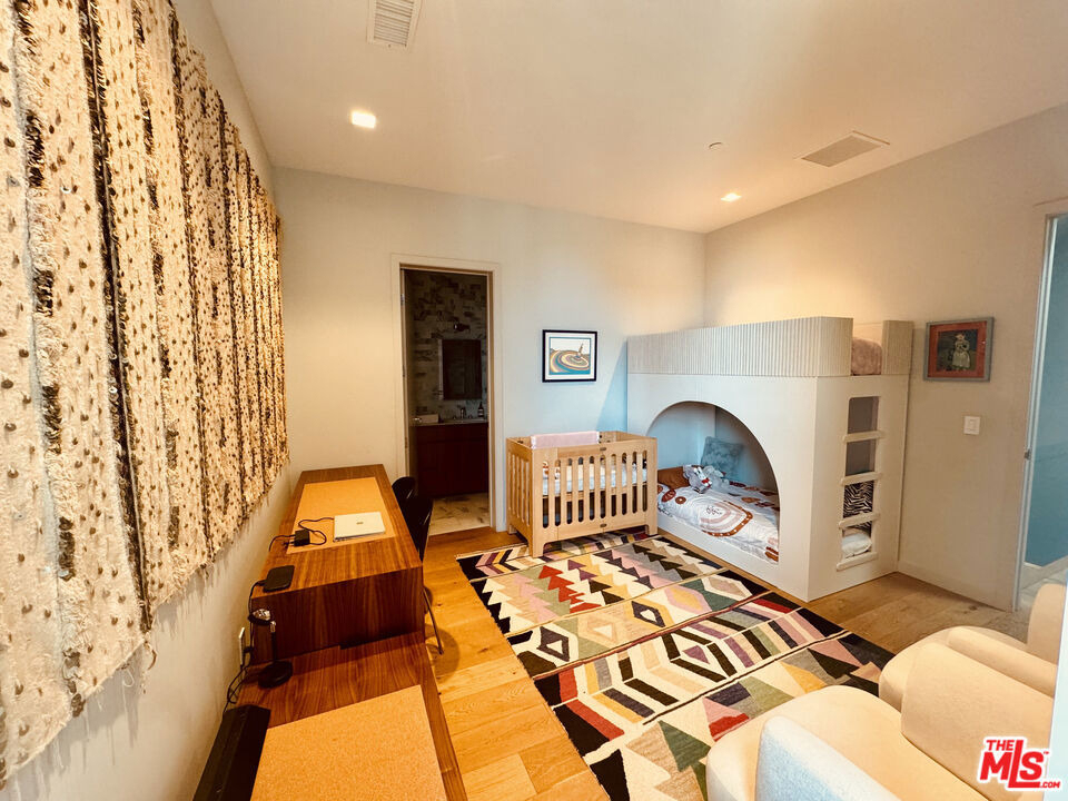 207 Hollister Avenue - Photo 18
