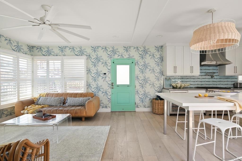 805 Brighton Court - Photo 0