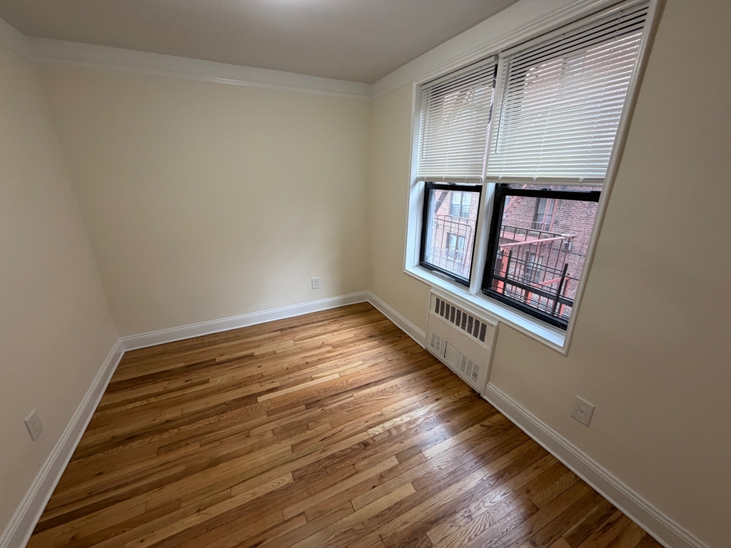 41-12 Elbertson Street - Photo 18