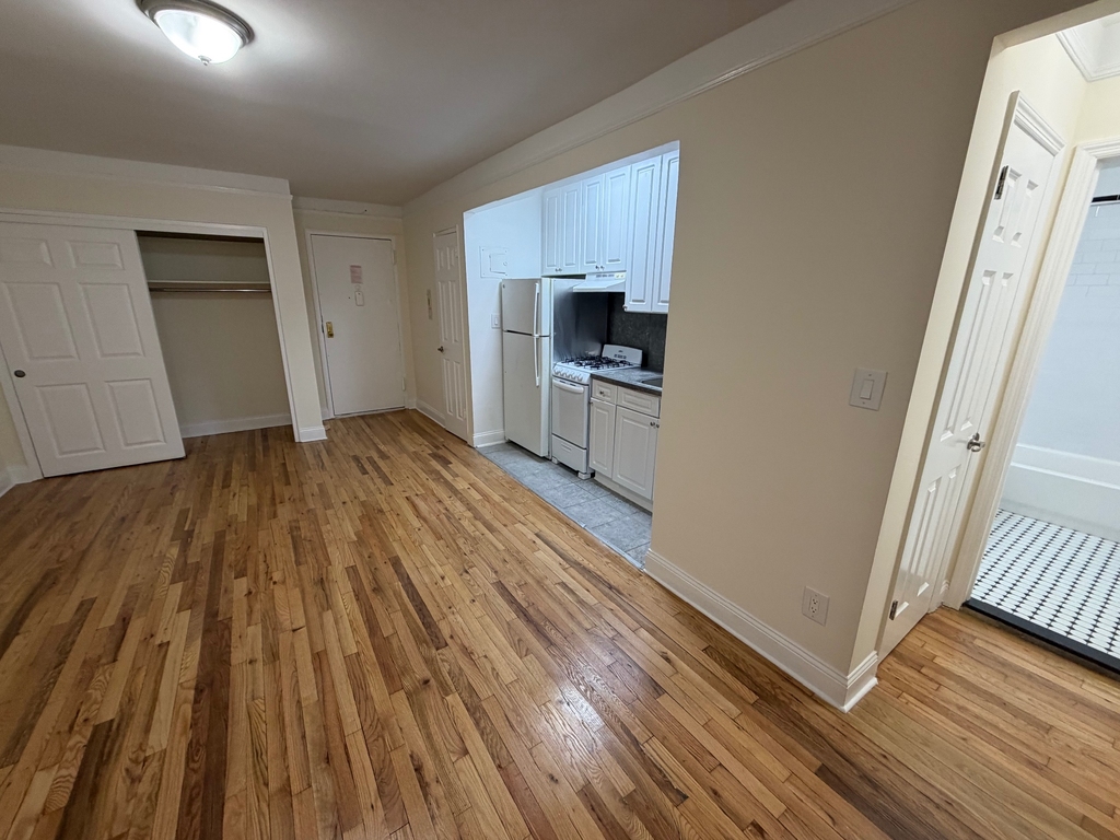 41-12 Elbertson Street - Photo 14