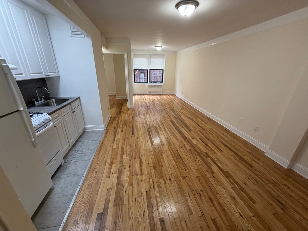 41-12 Elbertson Street - Photo 5