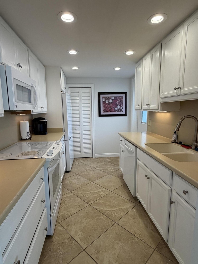 5400 N Ocean Drive - Photo 18