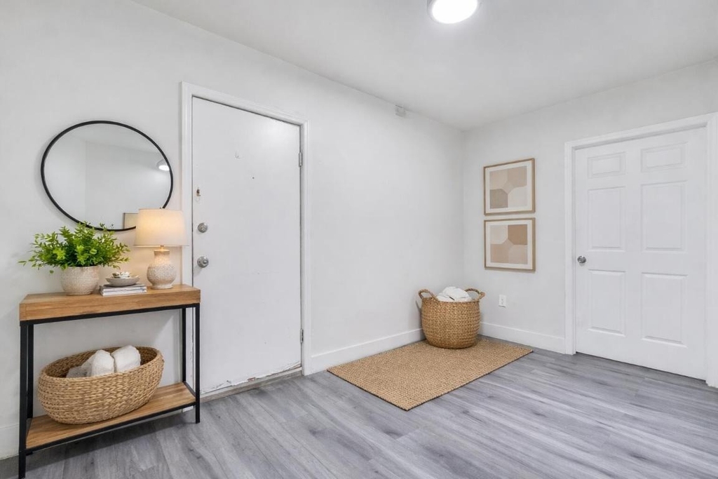 1554 Sw 5th Street - Photo 3