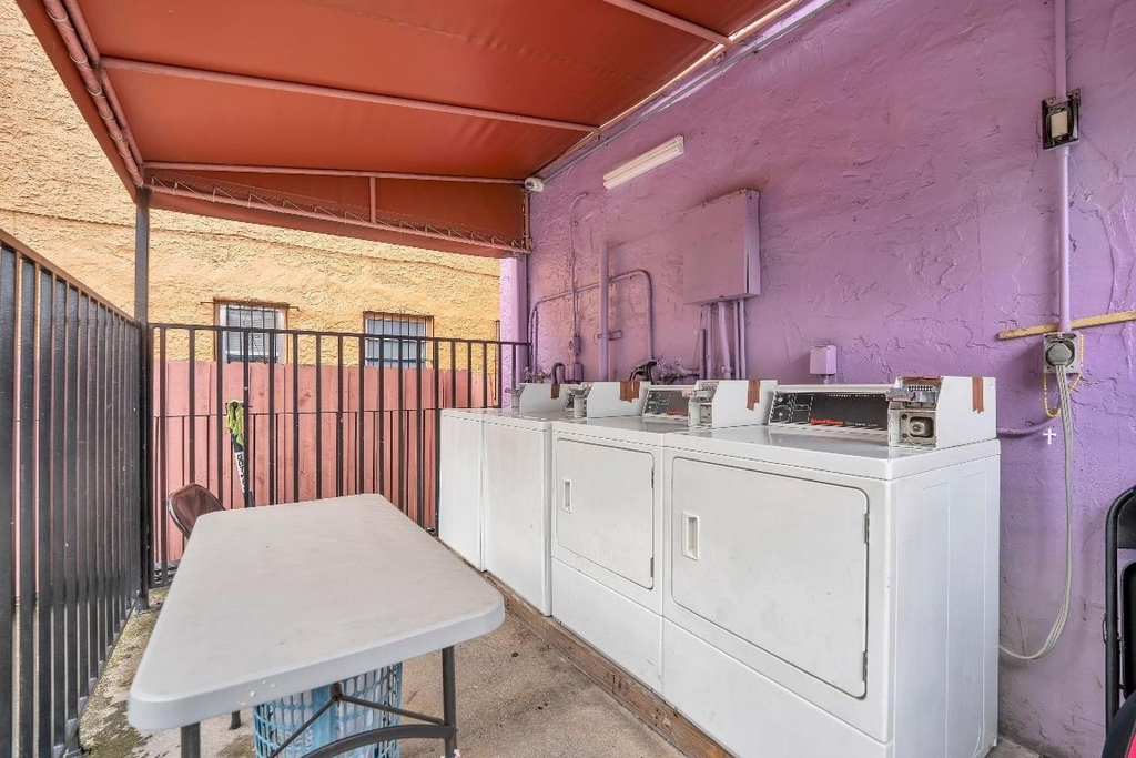 1554 Sw 5th Street - Photo 7