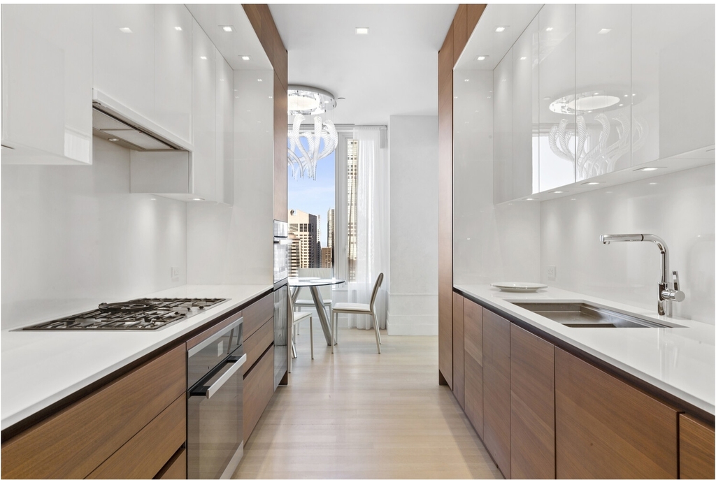 252 E 57th St - Photo 3