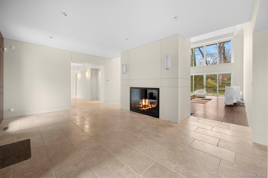 121 Piping Rock Road - Photo 2