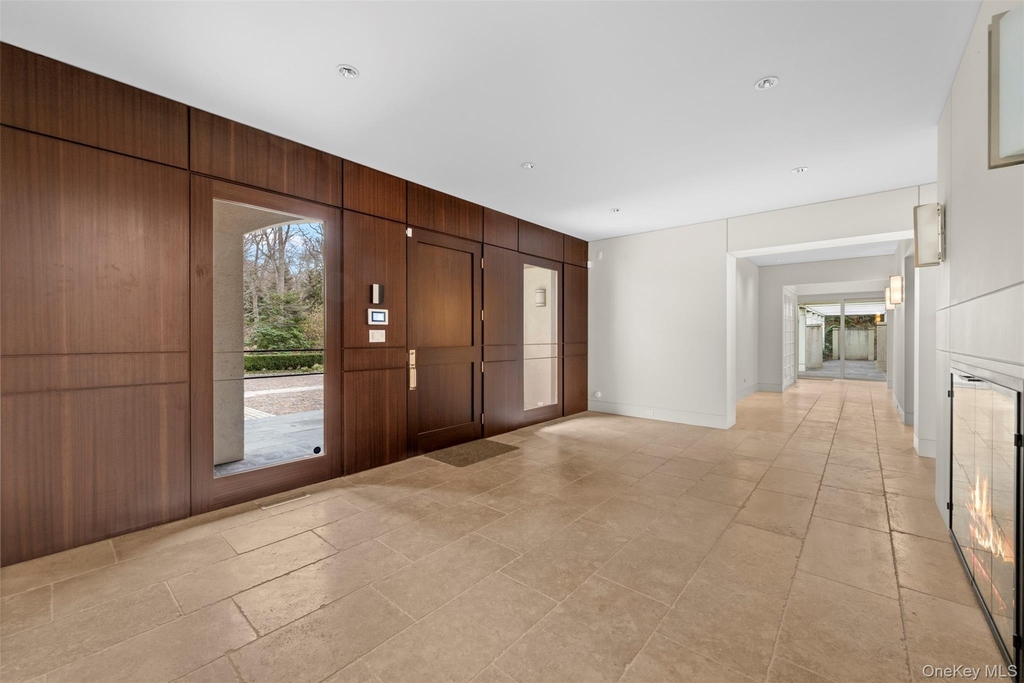 121 Piping Rock Road - Photo 1