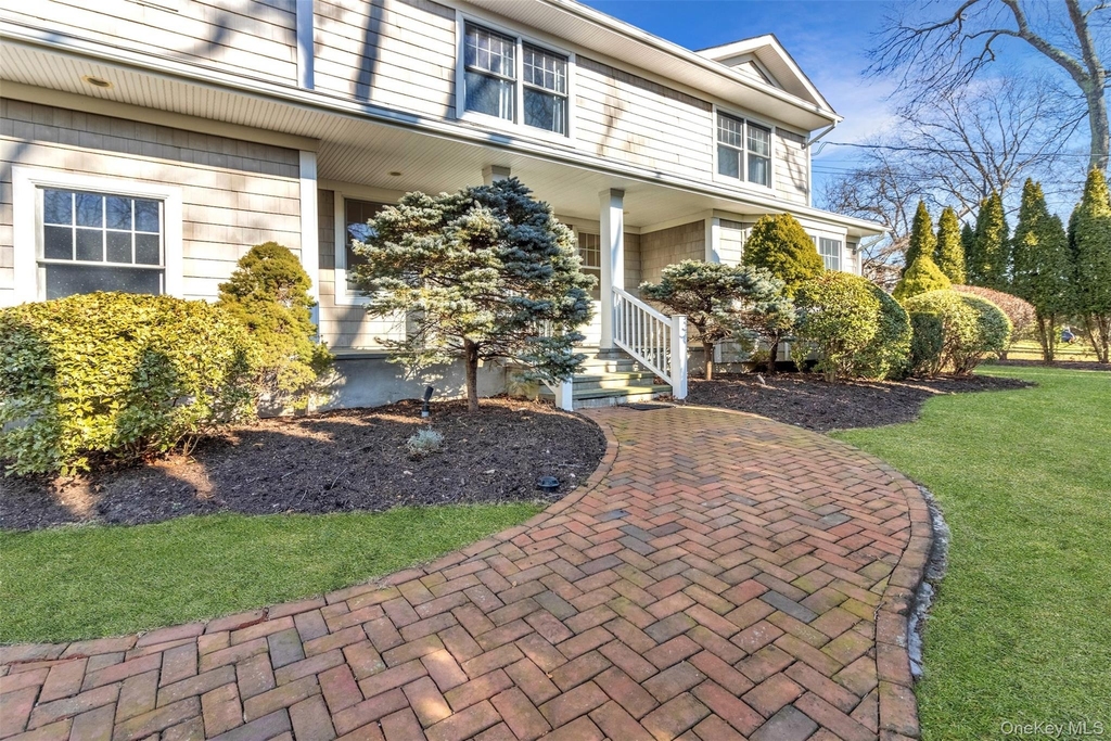 435 Luptons Point Road - Photo 0