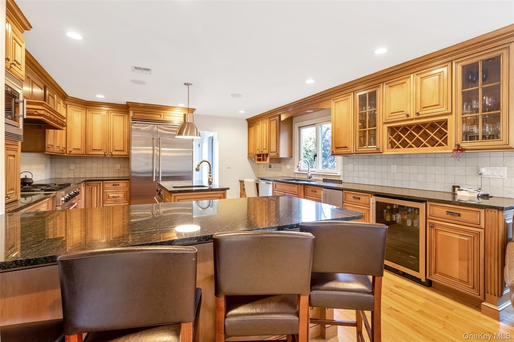 435 Luptons Point Road - Photo 2