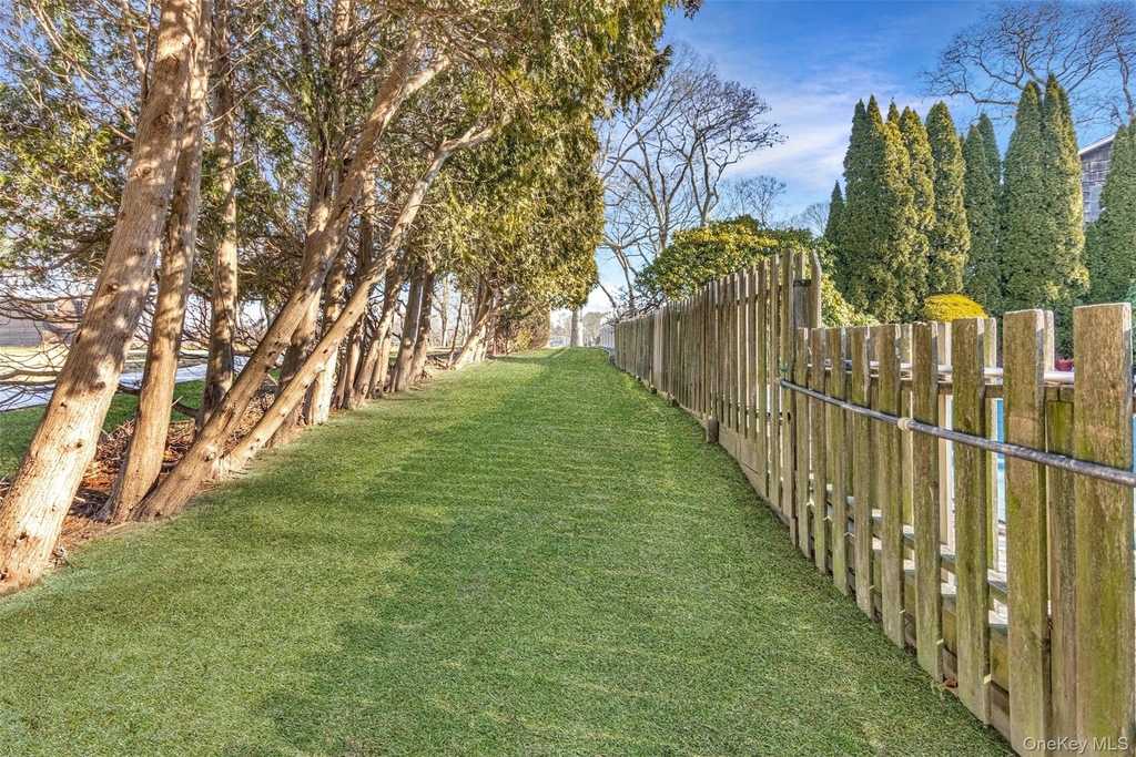 435 Luptons Point Road - Photo 16