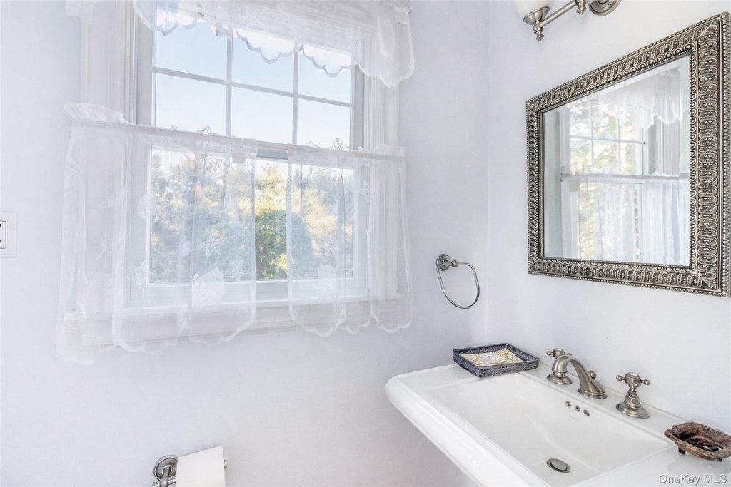 435 Luptons Point Road - Photo 6