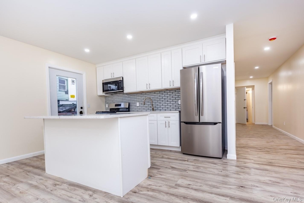 300 Highland Avenue - Photo 15