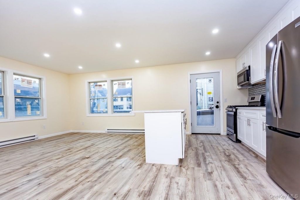 300 Highland Avenue - Photo 14