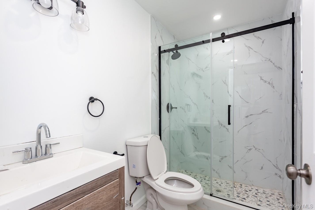 300 Highland Avenue - Photo 6