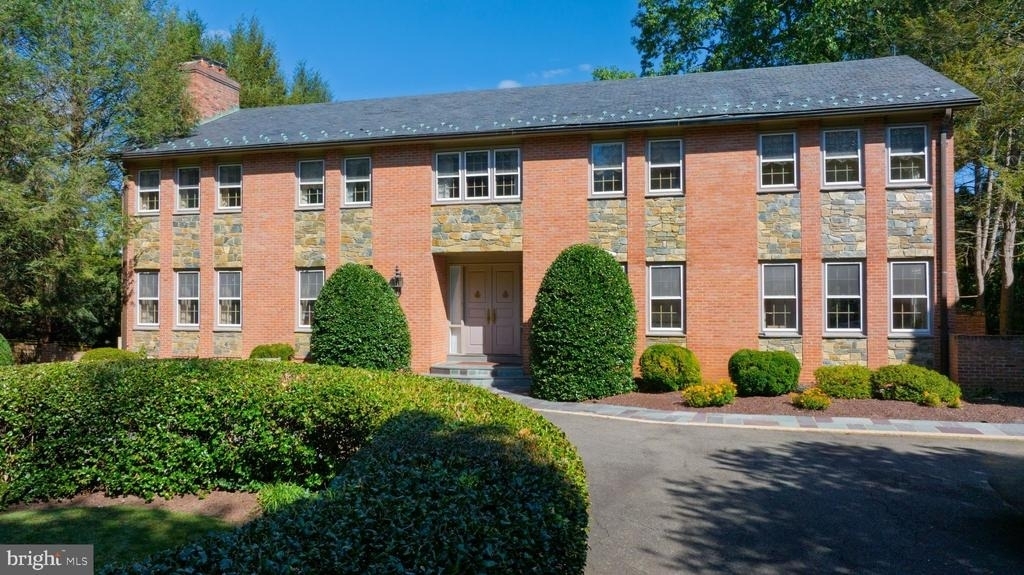 221 Chain Bridge Road - Photo 5