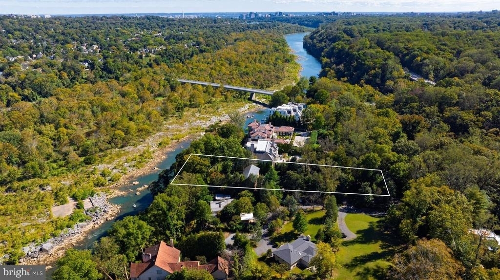 221 Chain Bridge Road - Photo 0