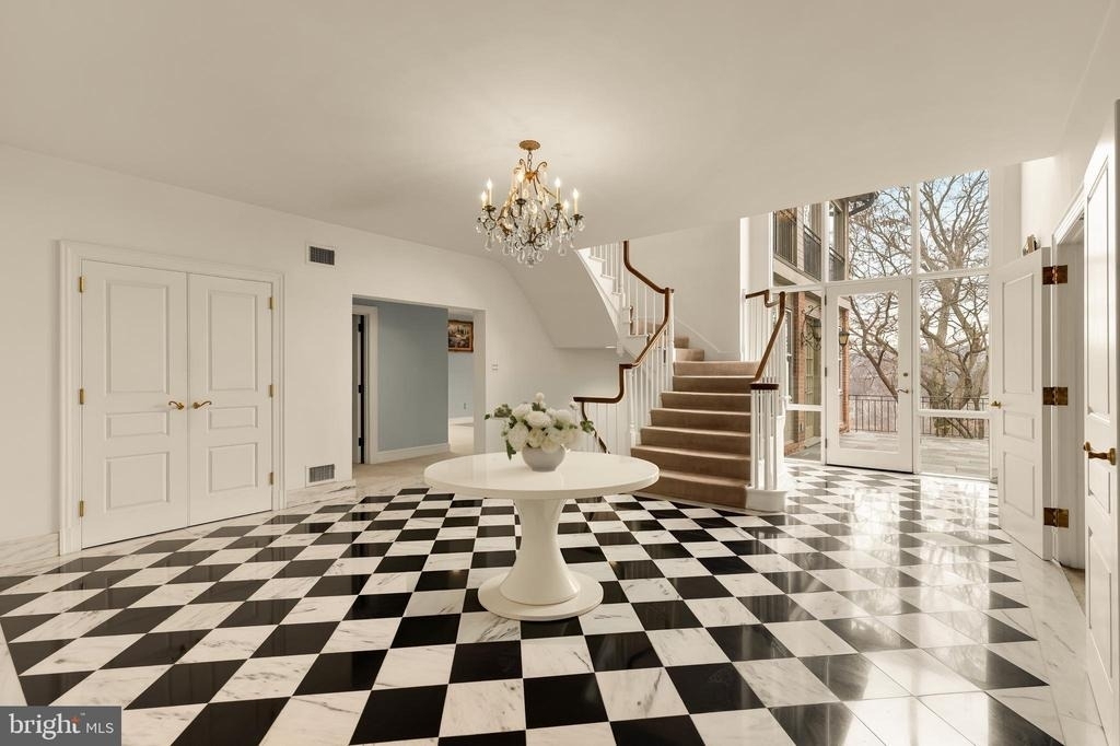 221 Chain Bridge Road - Photo 6