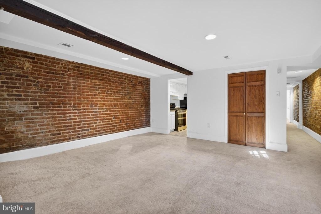 1351 Monroe Street Nw - Photo 4
