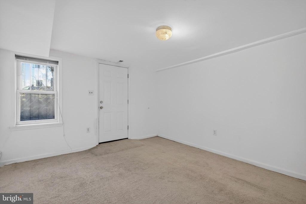 1351 Monroe Street Nw - Photo 16