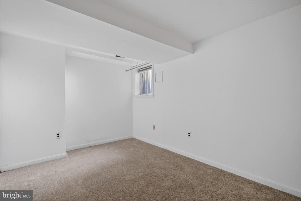 1351 Monroe Street Nw - Photo 15