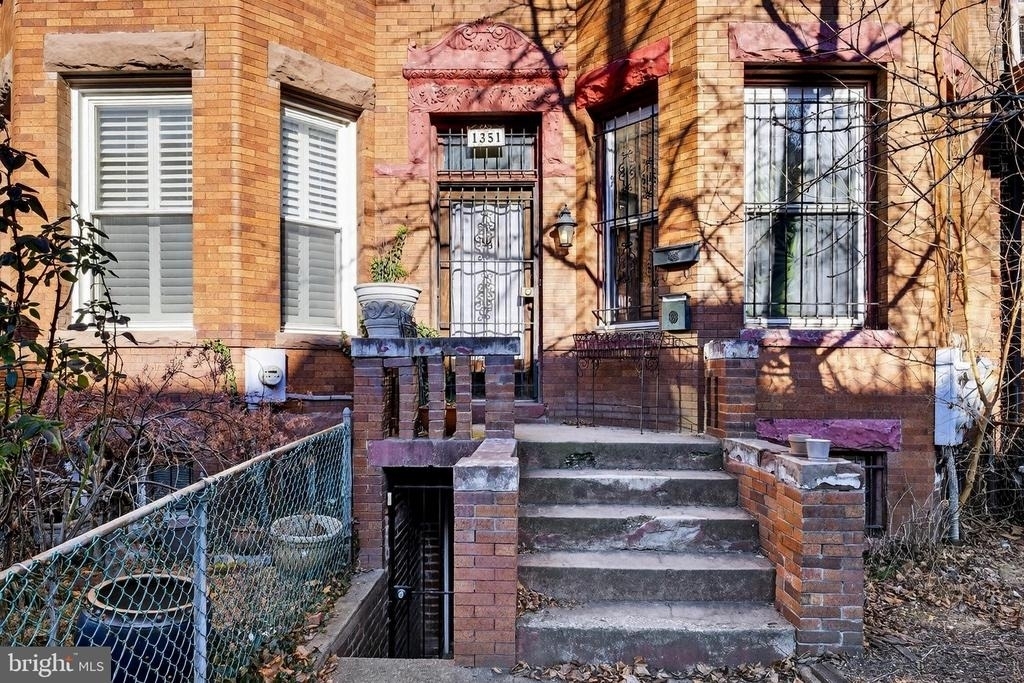 1351 Monroe Street Nw - Photo 2