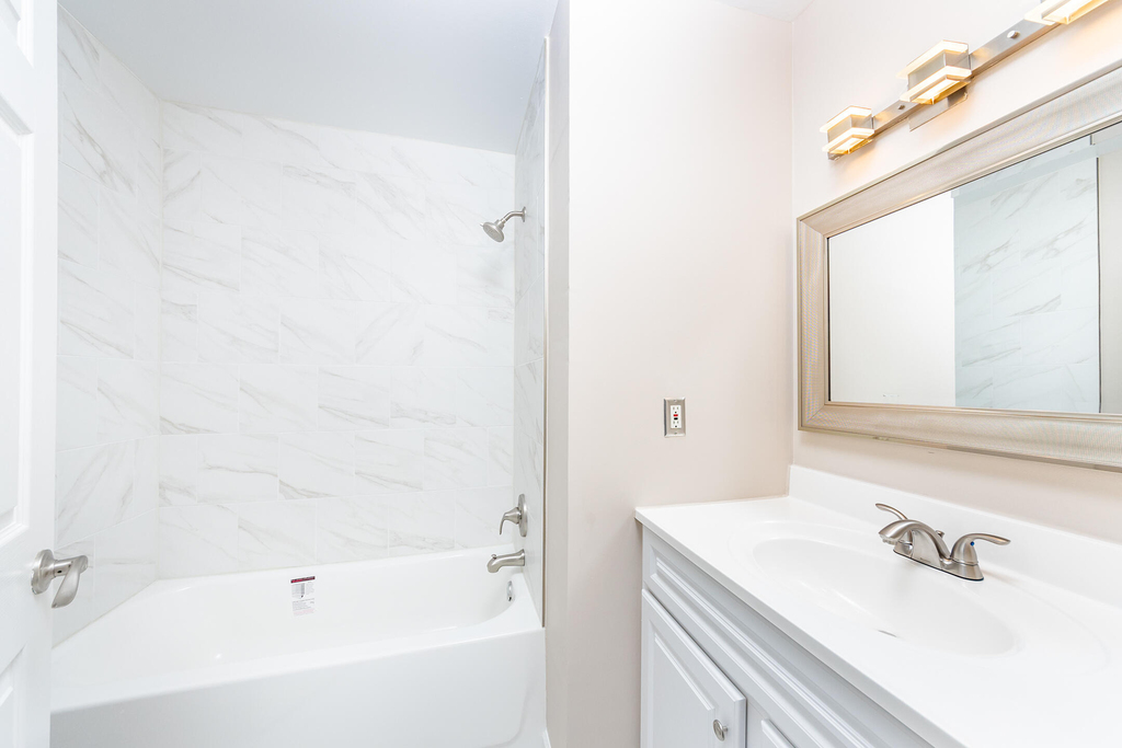 695 River Park Village Boulevard - Photo 7
