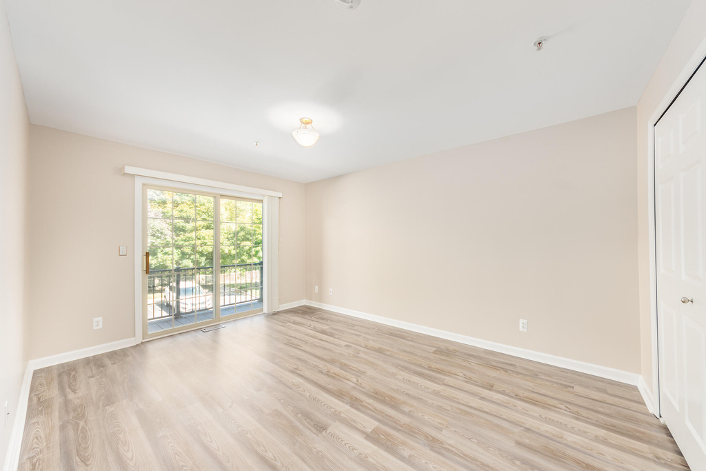 695 River Park Village Boulevard - Photo 8