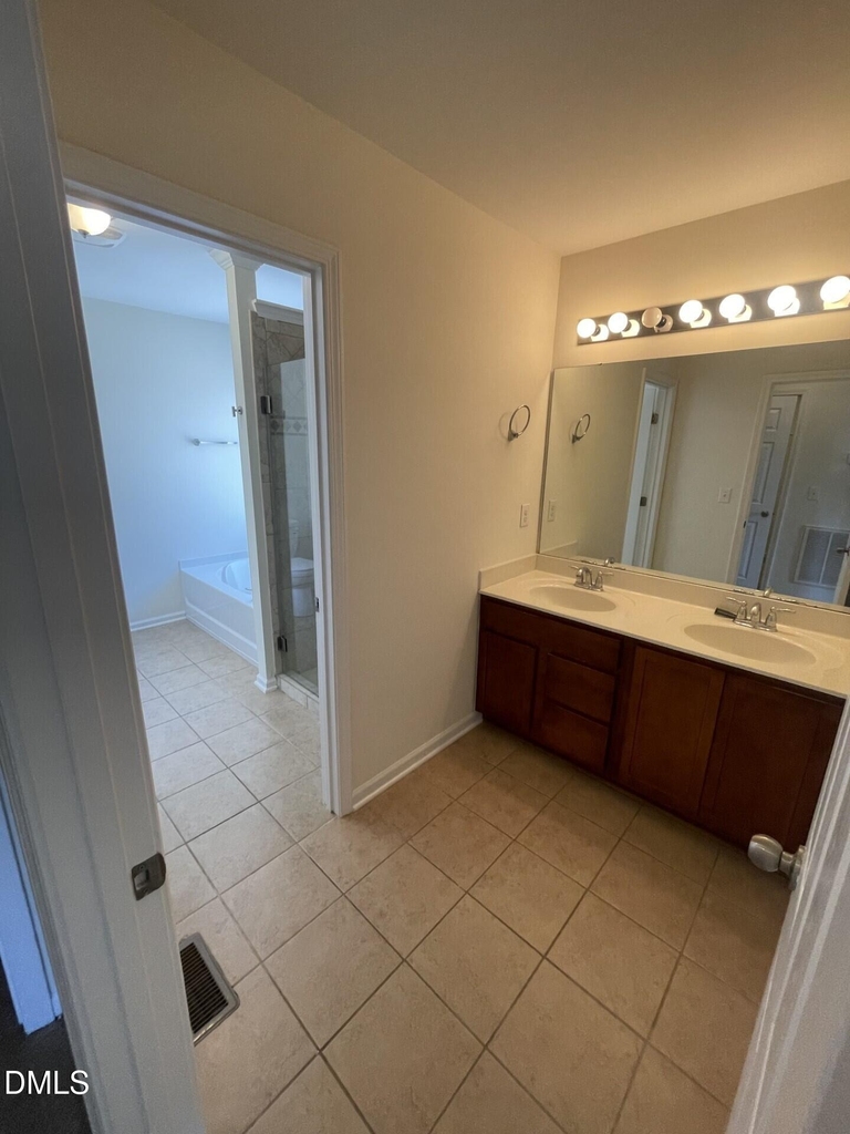 1130 Renewal Place - Photo 8
