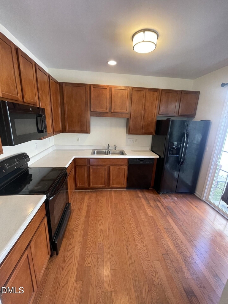 1130 Renewal Place - Photo 4