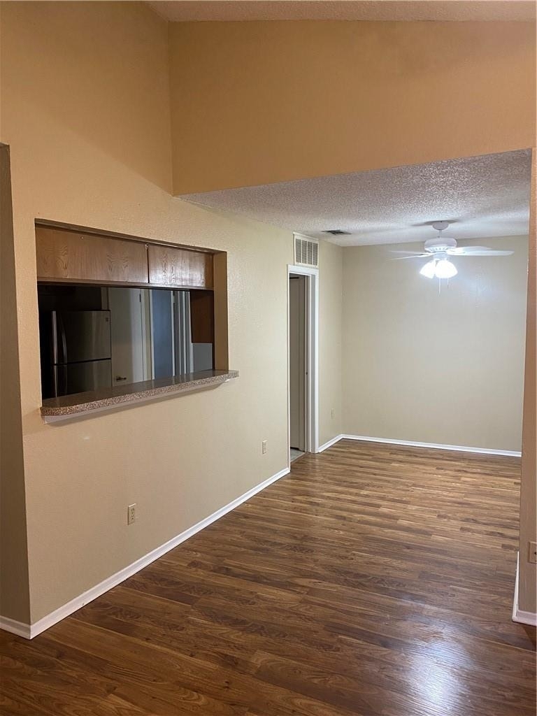 806 W 24th St - Photo 4
