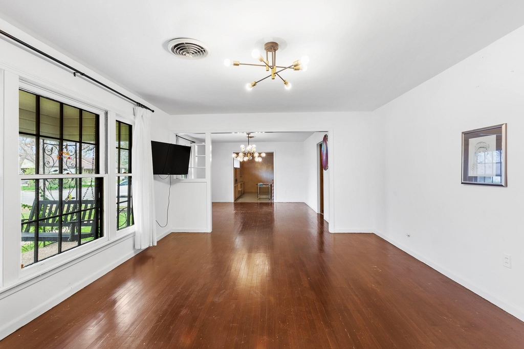803 Peach St - Photo 3
