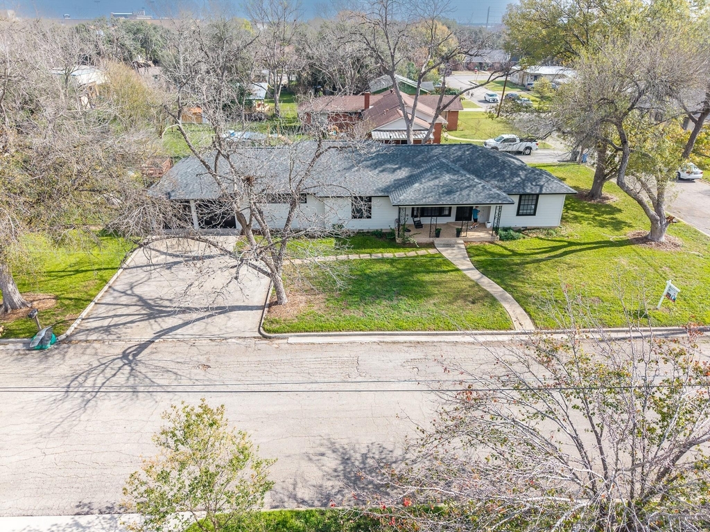 803 Peach St - Photo 0