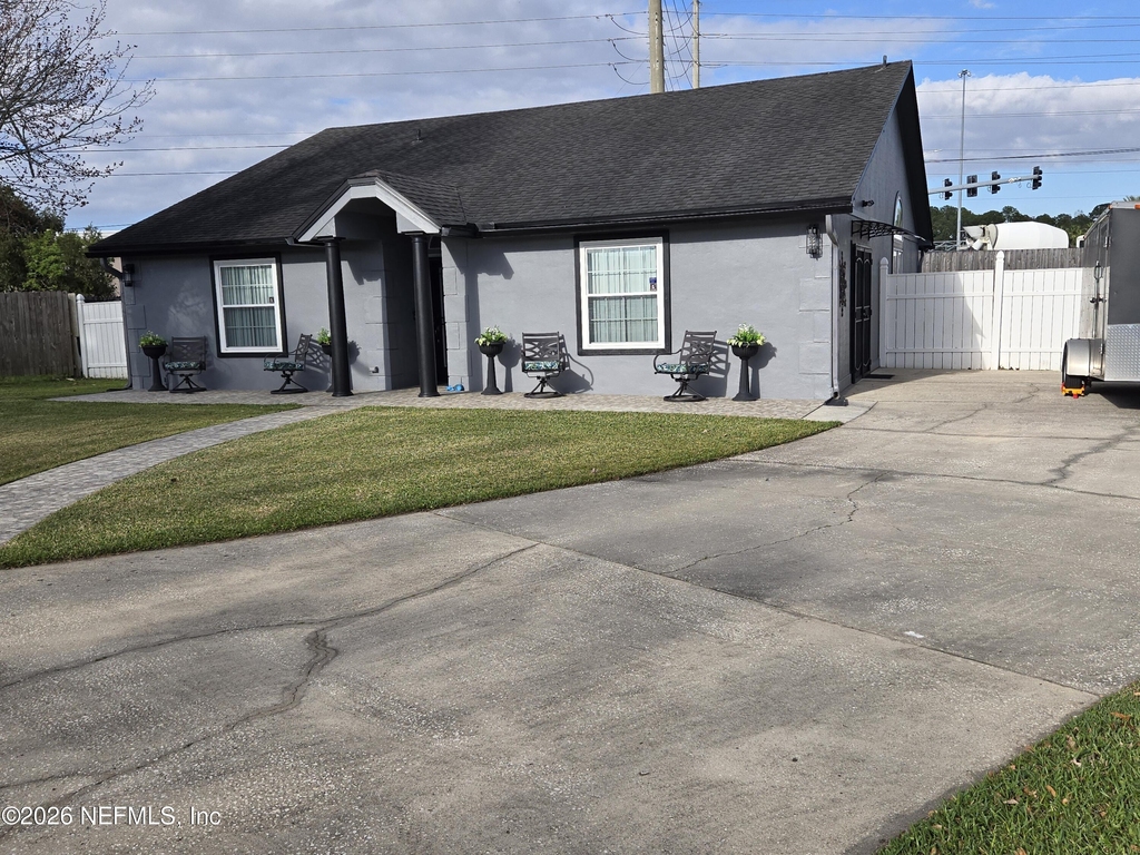 6931 Cane Grass Lane E - Photo 1
