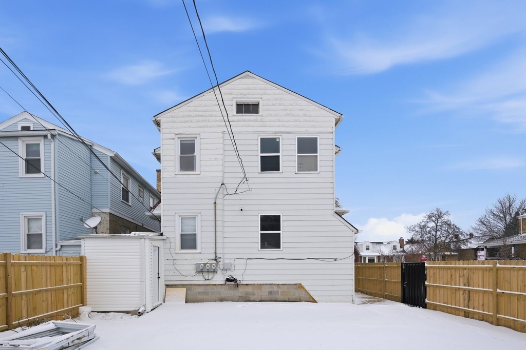 5301 W Winona Street - Photo 8