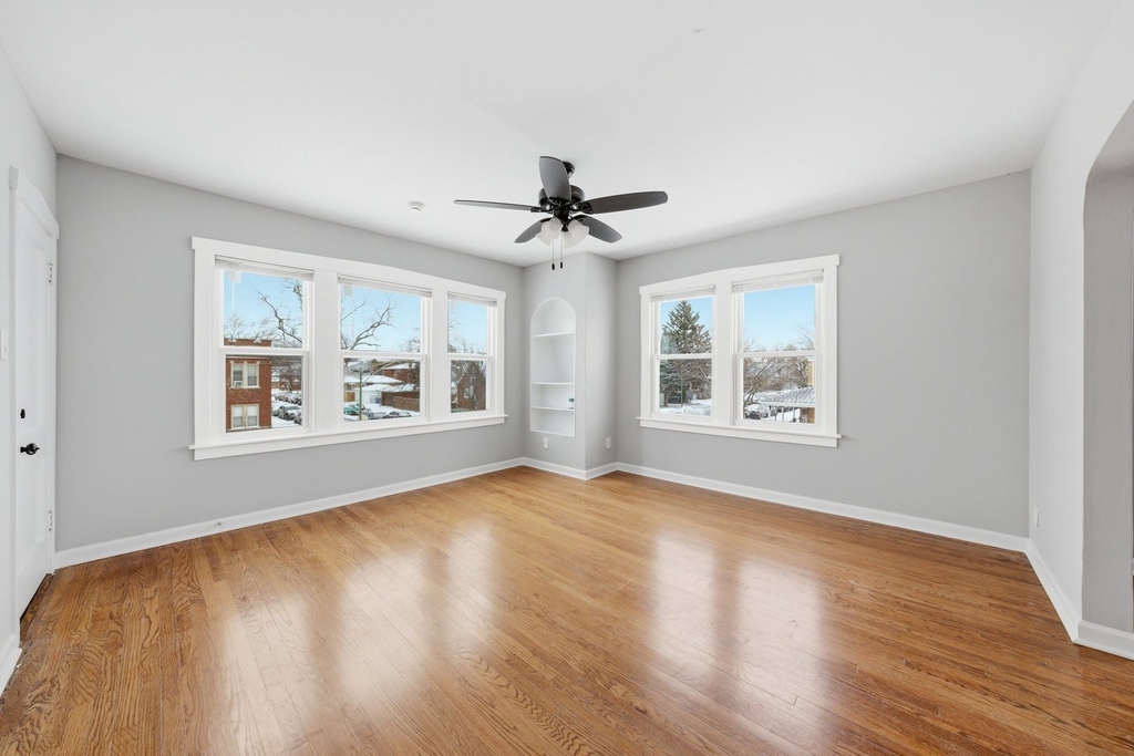 5301 W Winona Street - Photo 1