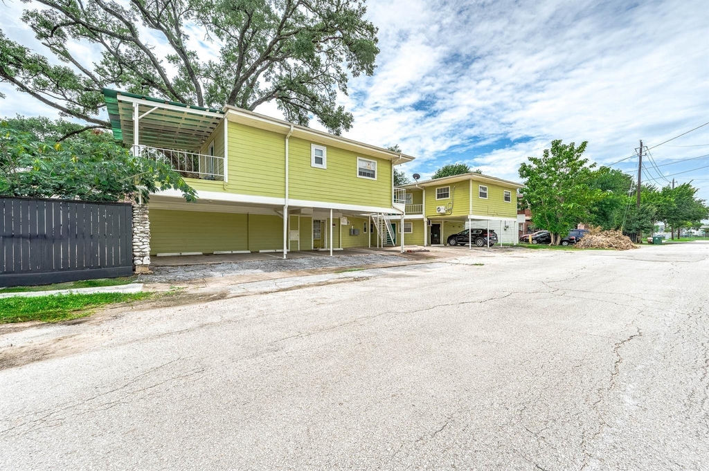 1711 Fourcade Street - Photo 0
