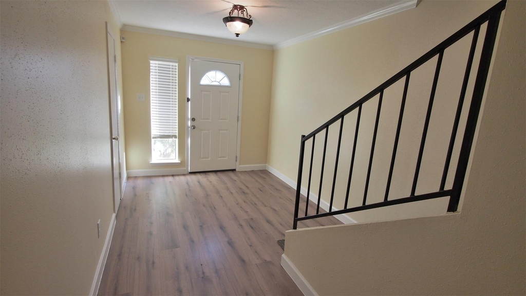 15312 Gorham Dr - Photo 2